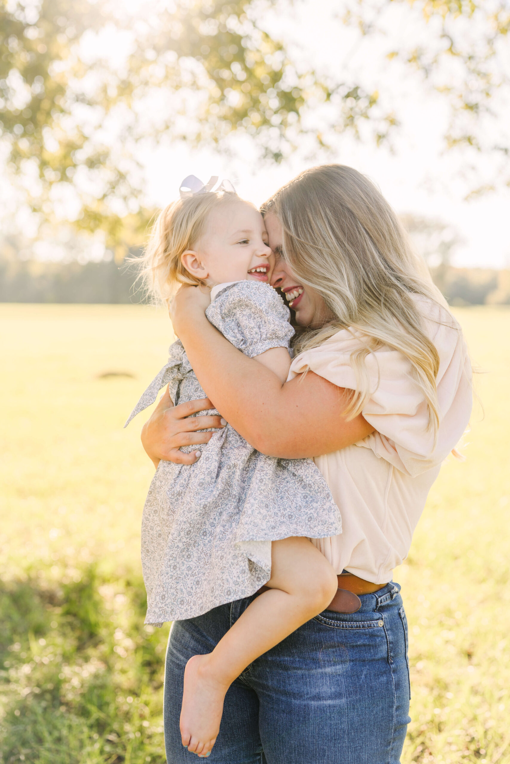 family portrait styling tips avoiding logos and busy patterns for portraits